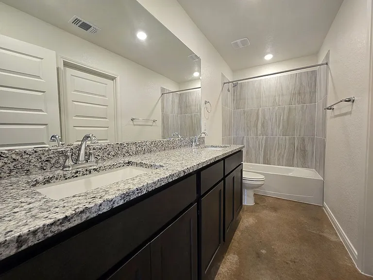 908 Cherry Laurel Ln #A/B — Photo 13