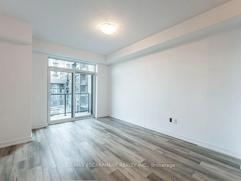 470 Dundas St E #326 — Photo 8