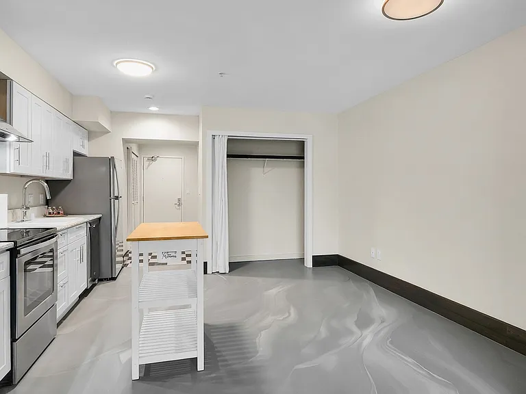 1100 106th Ave NE #801 — Photo 10