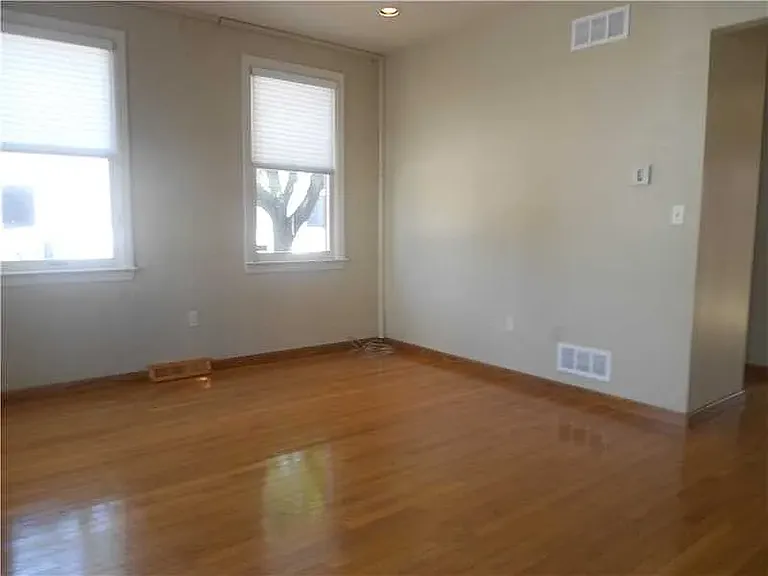 1026 Bingham St — Photo 4