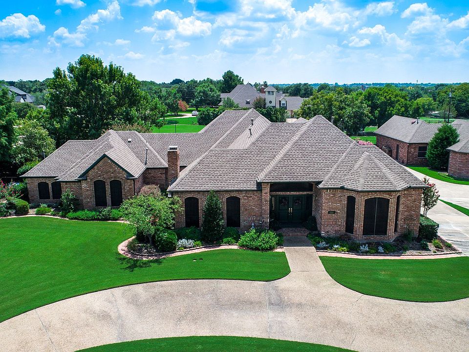 222 Sunray Ln _ 01.jpg