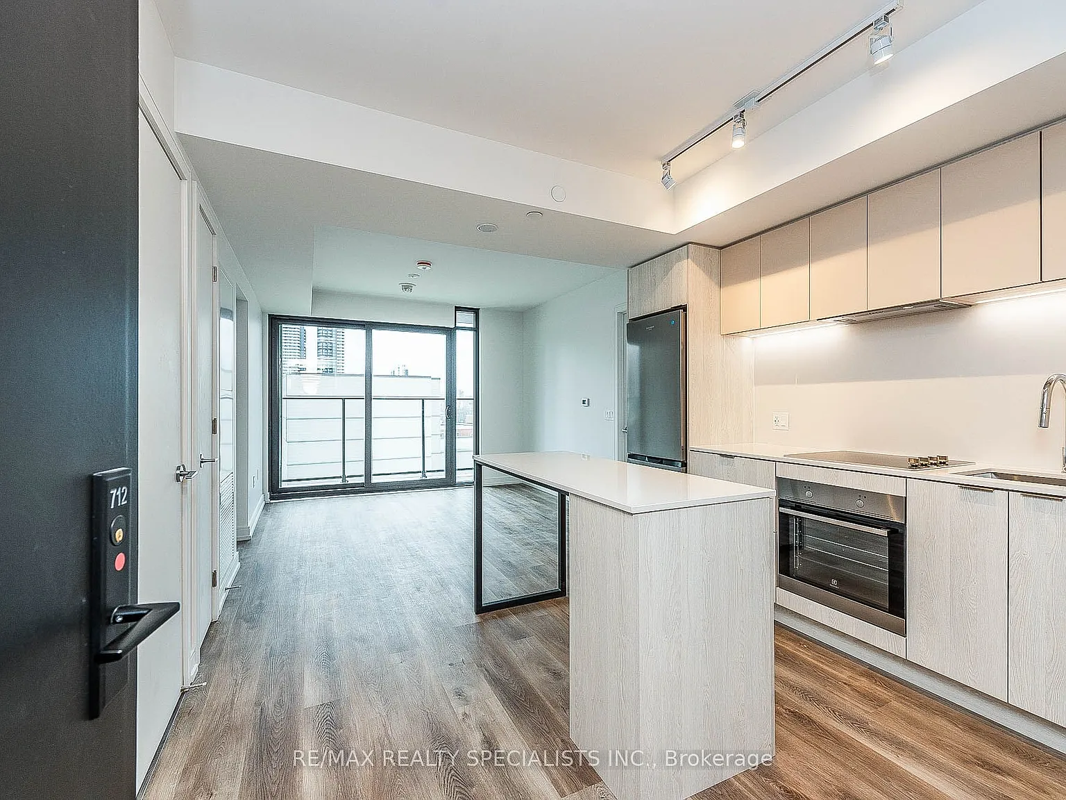 2 bed, $2,100 — Photo 4
