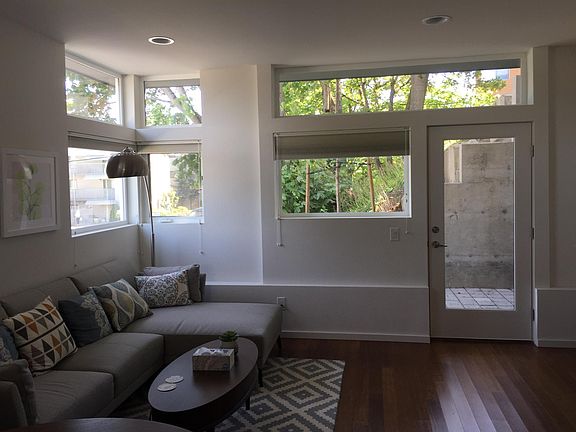 4th image of 2601B 22nd Ave W