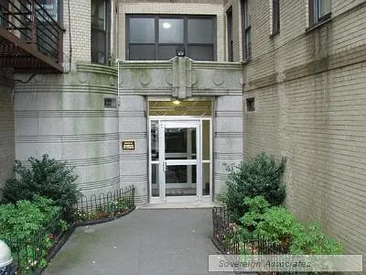 Rented by Sovereign Associates | media 16