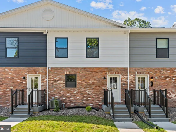 156 High Pointe Dr #19, Hummelstown, PA 17036