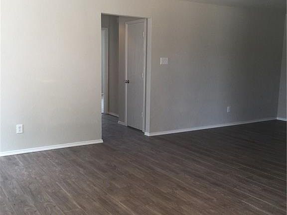 4th image of 501 Brookbank Dr
