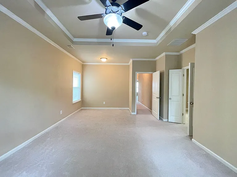 989 Parkside Wood Ct — Photo 15