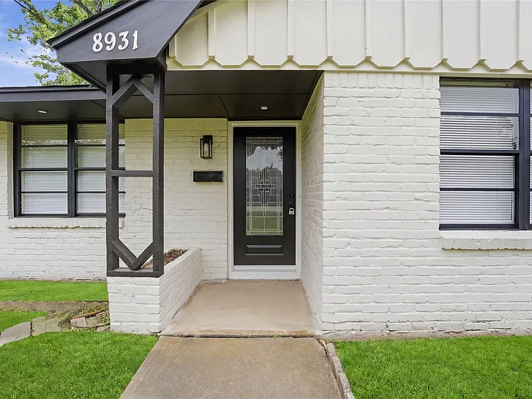8931 Blankenship Dr — Photo 2