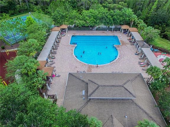 4th image of 1111 Hillhurst Dr