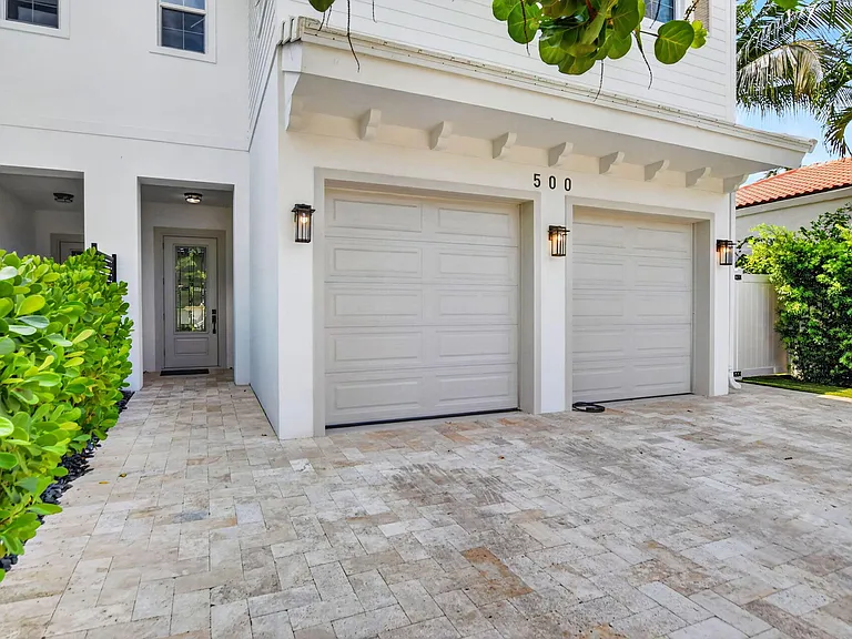 500 NE Wavecrest Way — Photo 7