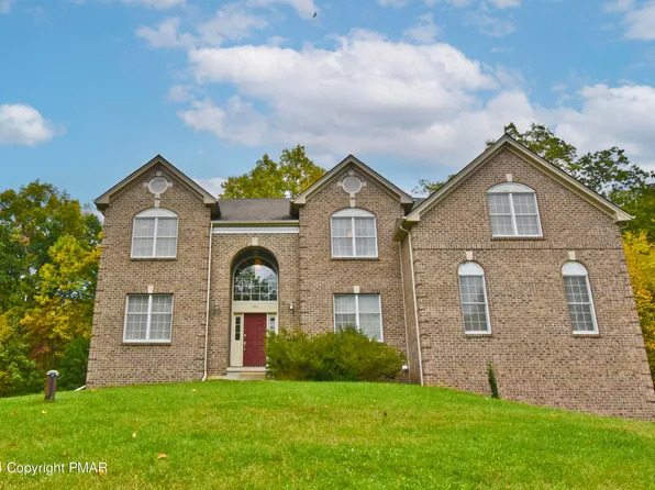 202 Saddle Creek Dr, Mount Bethel, PA 18343