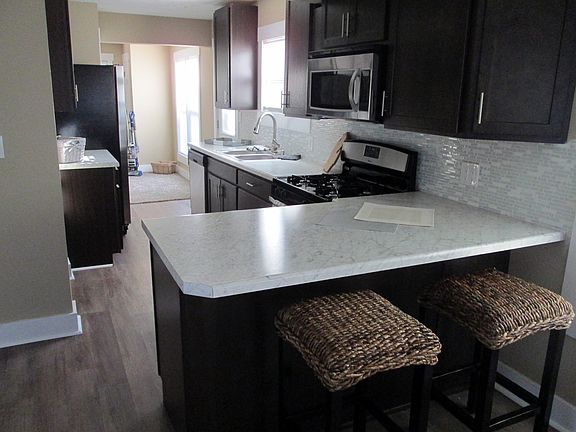 3rd image of 868 Carrier Creek Blvd NE