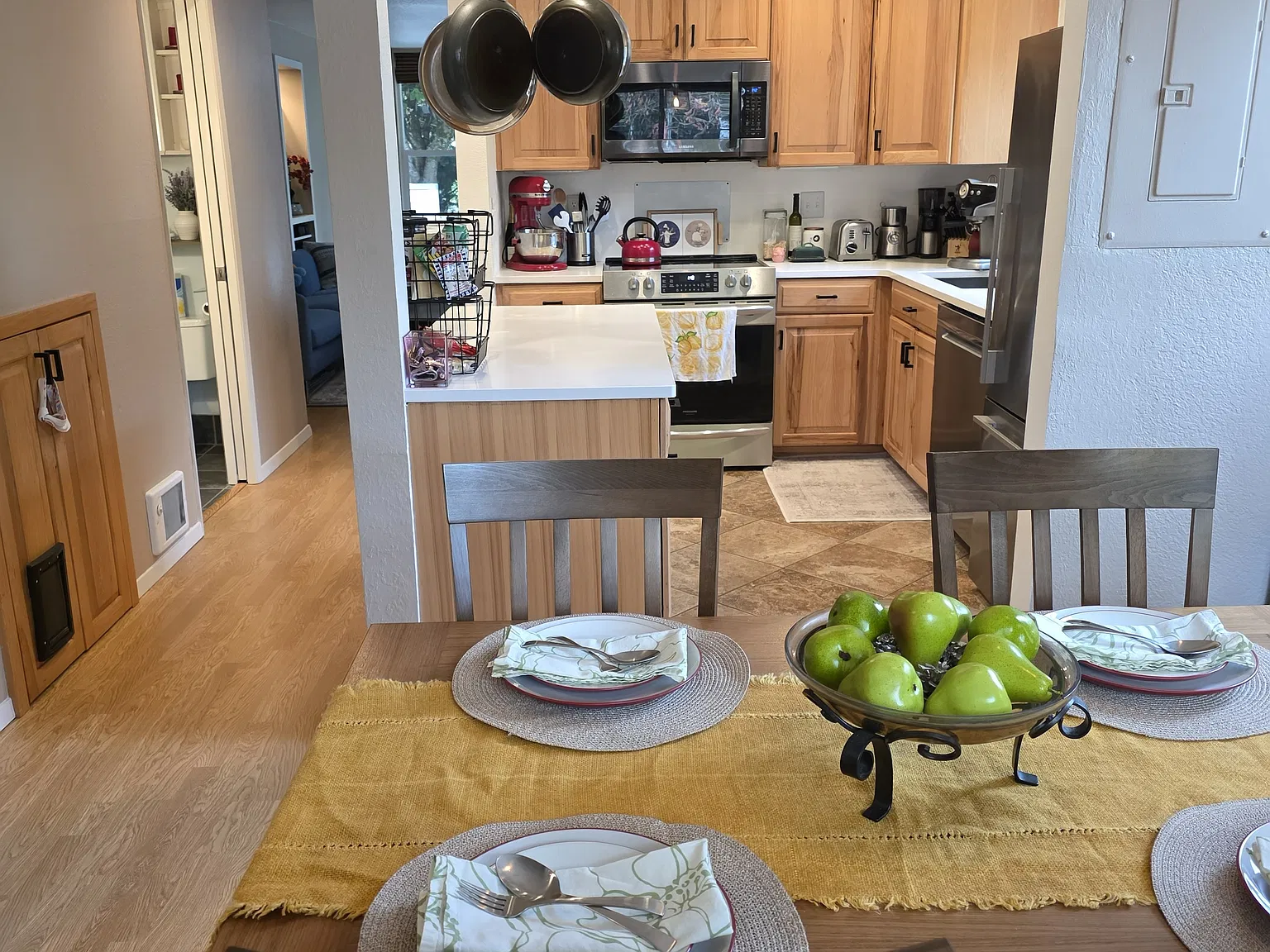 2 bed, 1.5 bath, 1265 sqft, $2,850 — Photo 4