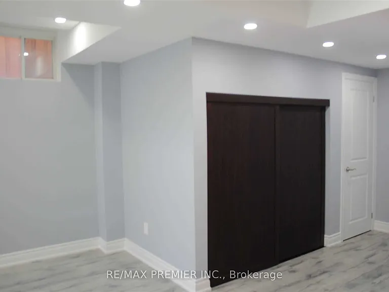122 Garyscholl Rd #BASEMENT — Photo 12