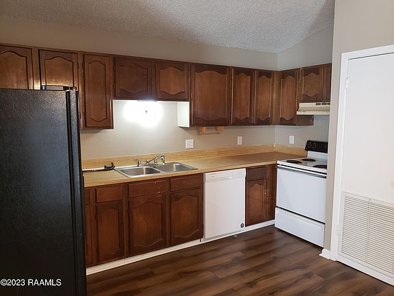 4th image of 214 Briarcliff Dr