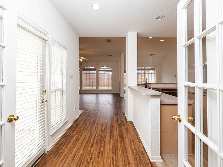3103 Kingsbury Dr — Photo 29
