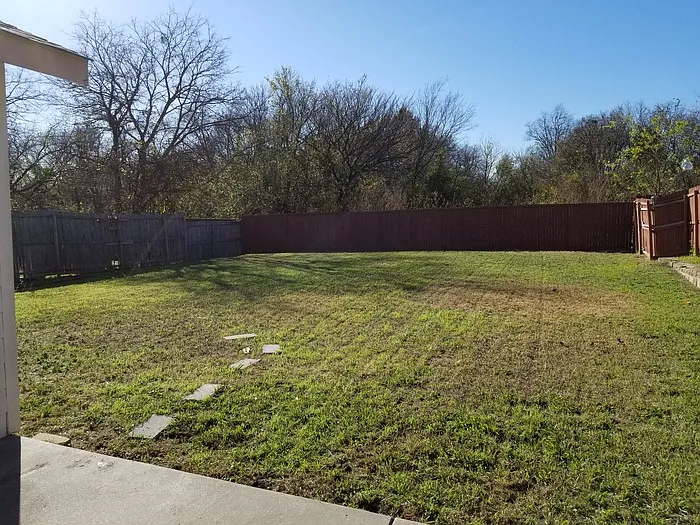 709 Pride Ct — Photo 17