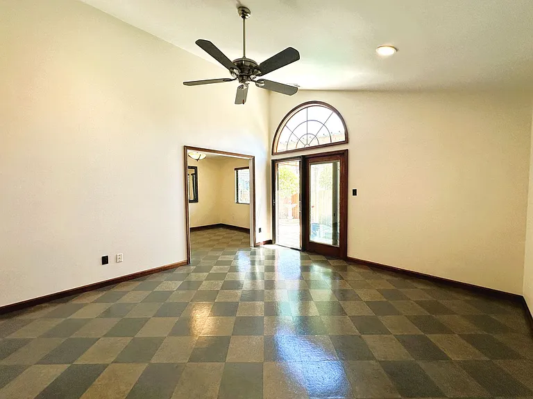 1413 Magnolia Ave — Photo 11