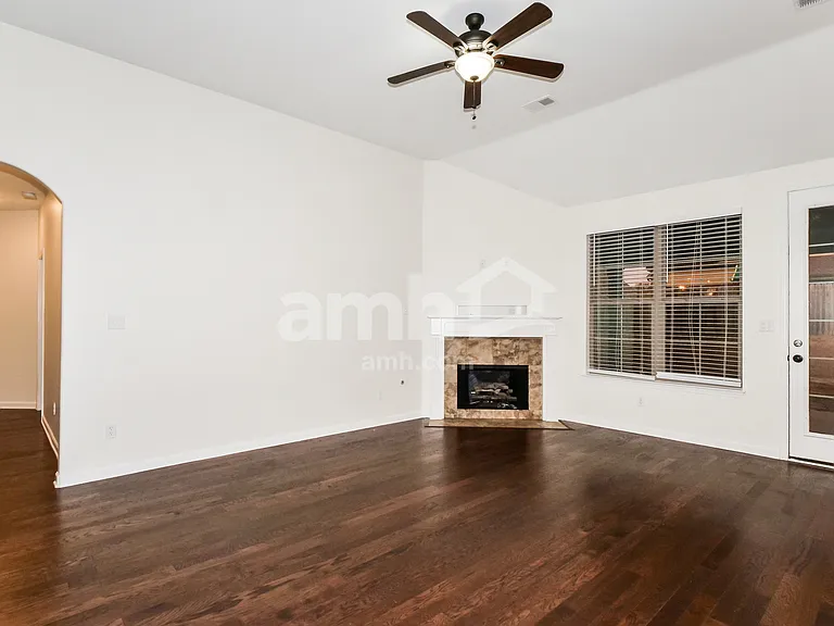 45 Donna Lyn Dr — Photo 7