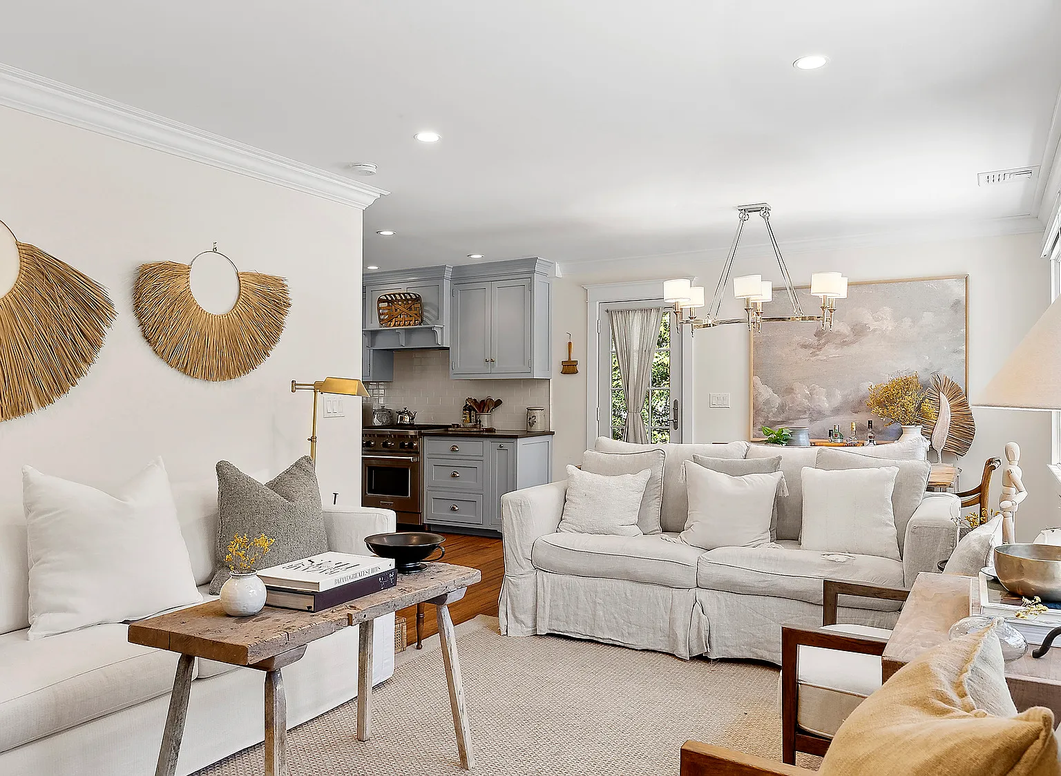 Sag Harbor Village Renovated Cottage! — Photo 3