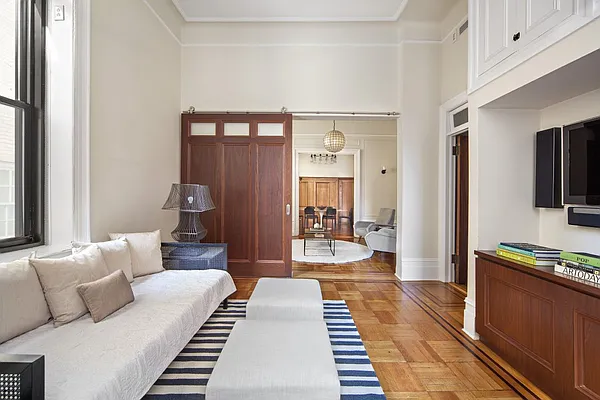 Sold by Stribling | media 2