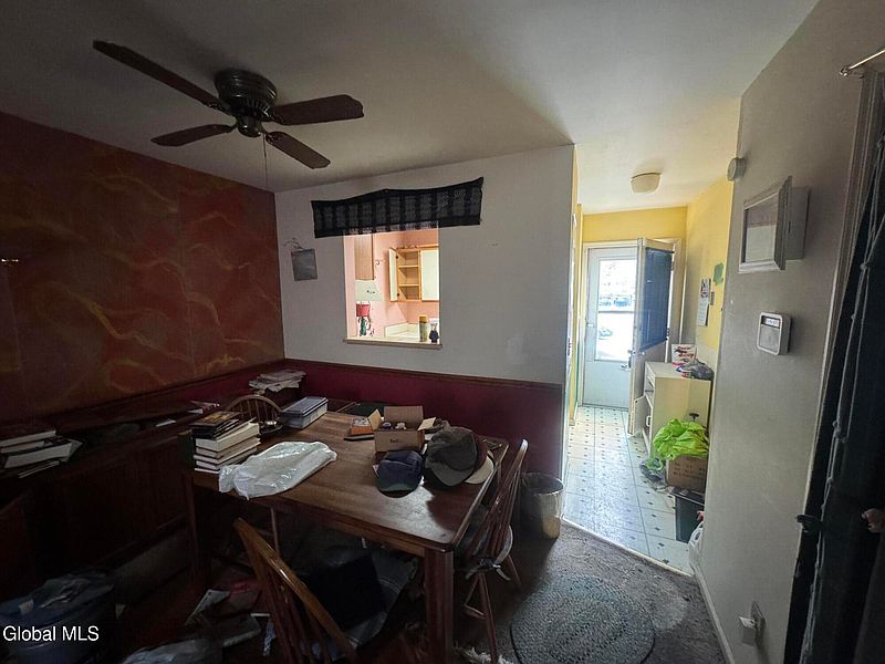5th image of 128 S Pearl Street