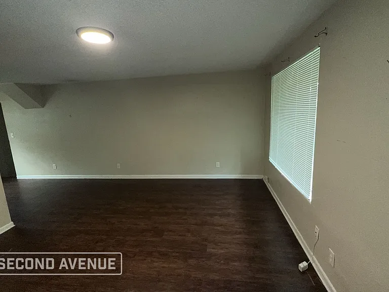 1320 Bretta St — Photo 4
