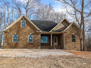 218 Crabtree Ln, Bowling Green, KY 42103