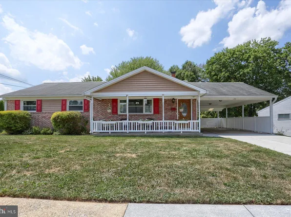 20 Neponsit Ln, Camp Hill, PA 17011