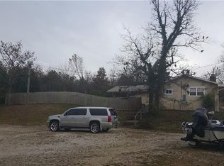 2976 S School Ave, Fayetteville, AR 72701