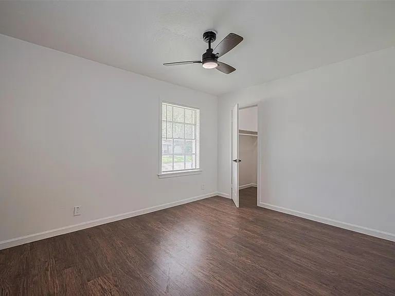 2112 Walnut Ln — Photo 21