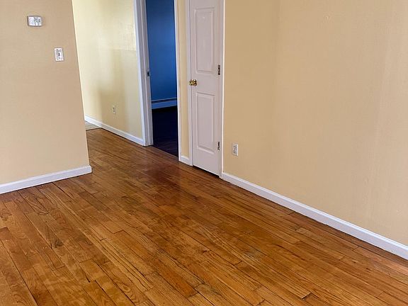 5th image of 640 Terrell Pl