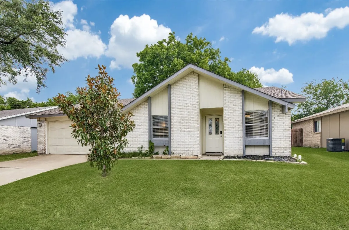 5913 Maple Lane Rowlett TX 75089 — Photo 1