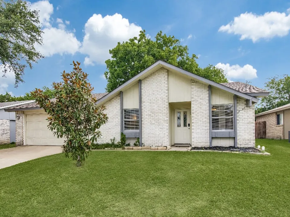 5913 Maple Ln