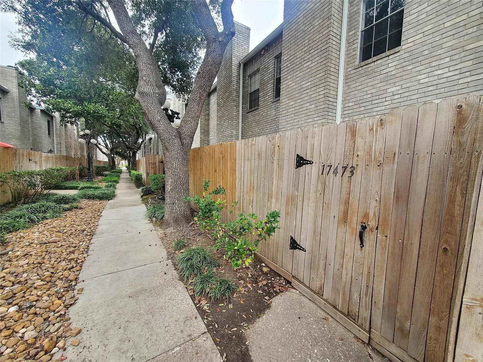 2 bed, 2.5 bath, 1640 sqft, $1,500 — Photo 1