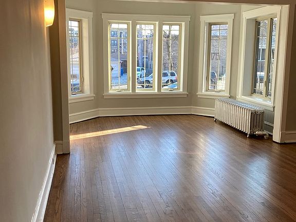 3rd image of 1700 W Touhy Ave #1