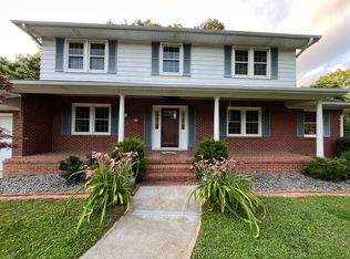 5 Ivanhoe Cir, Greenville, SC 29615