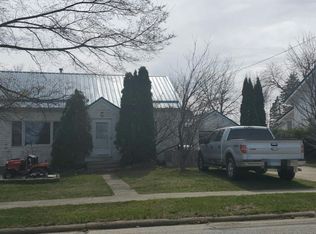 412 W Mission St, Strawberry Point, IA