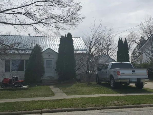 412 W Mission St, Strawberry Point, IA 52076