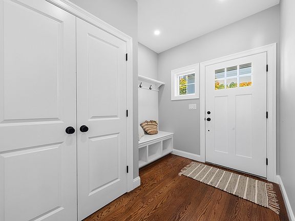 5th image of 37 School St #37