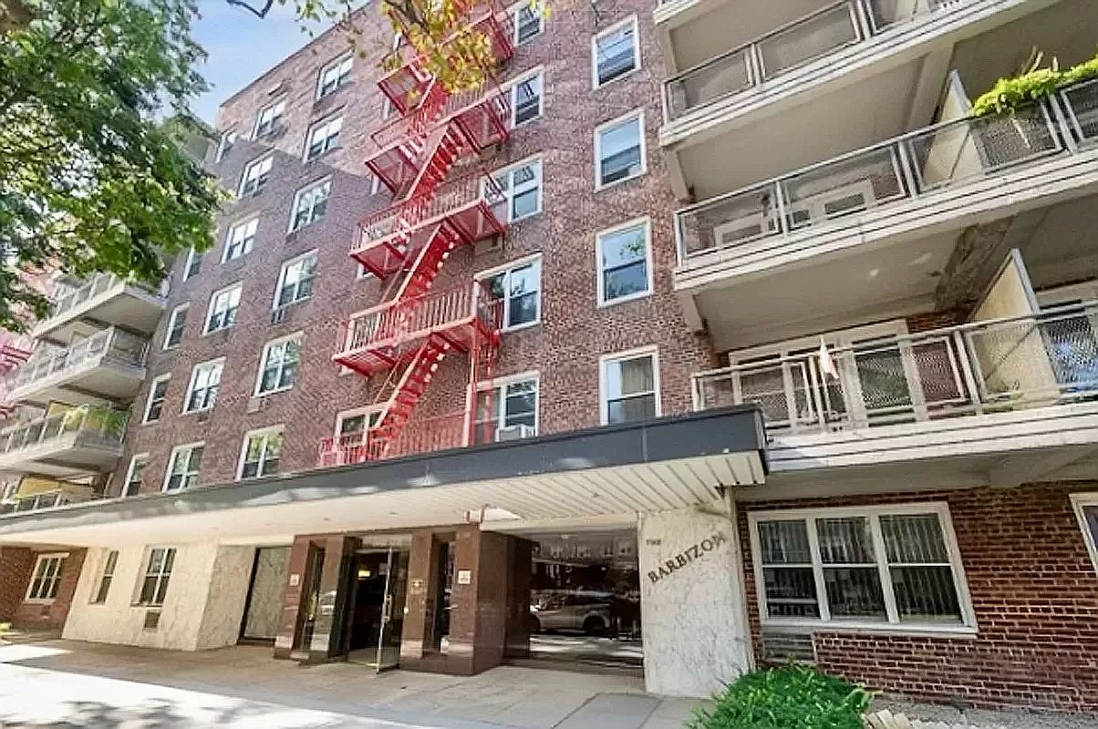 142-05 Roosevelt Ave APT 220, Flushing, NY 11354 | Zillow