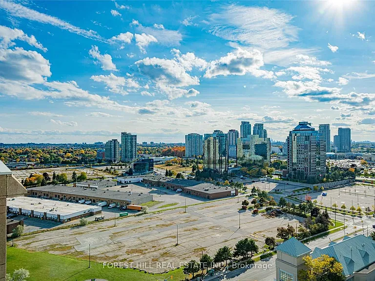 18 Lee Centre Dr #Penthouse 109 — Photo 22