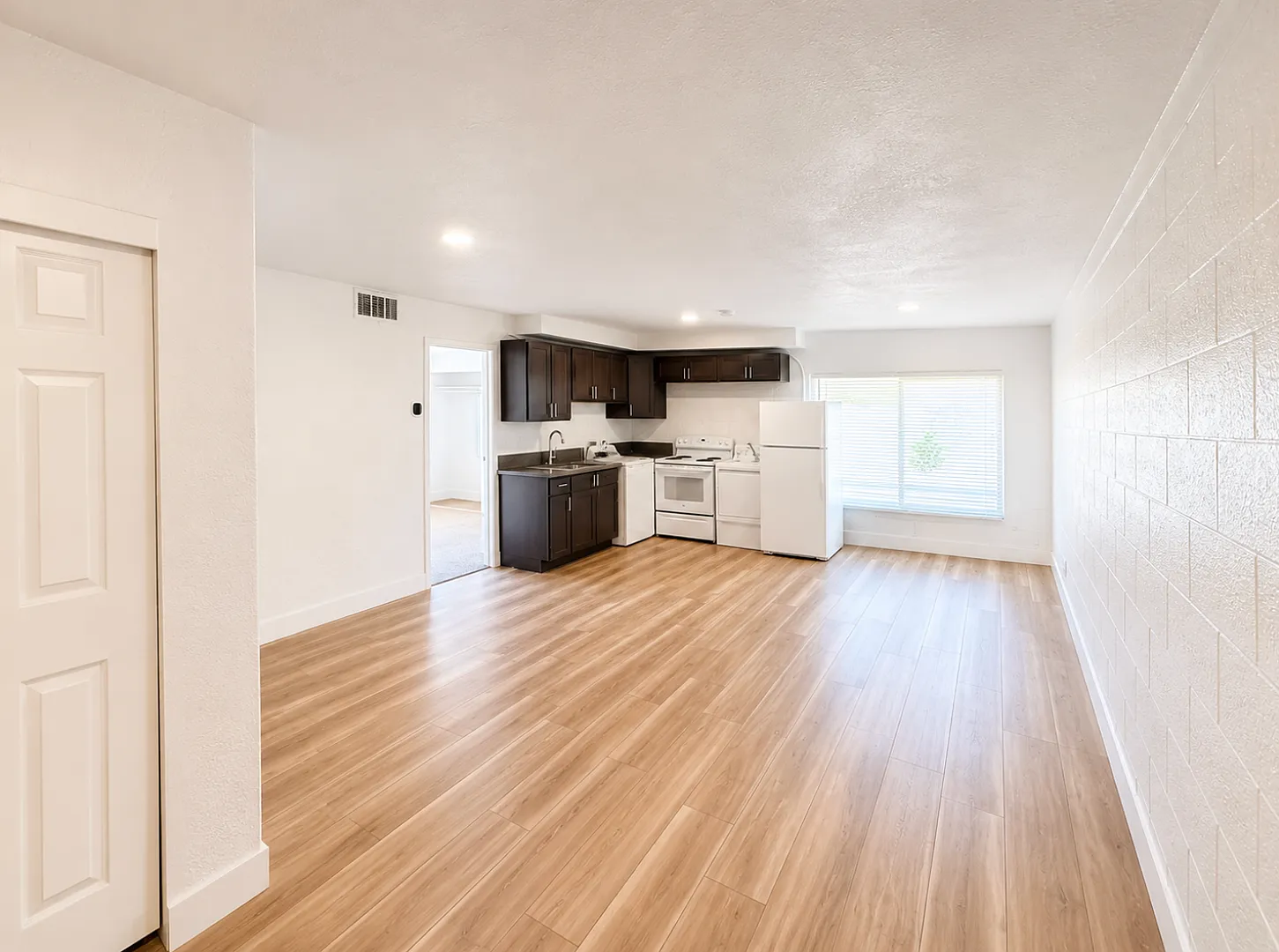 elm2901 — Photo 2