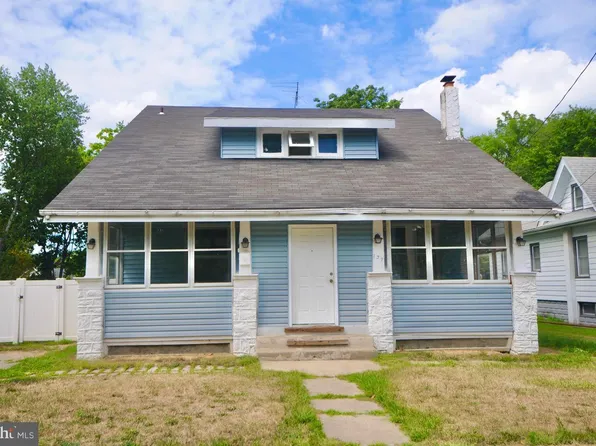 137 W Center St, Clayton, NJ 08312