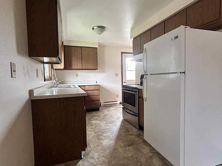 1258 Harrison St — Photo 3