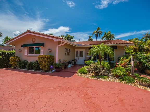 Room to Park 3 Cars.