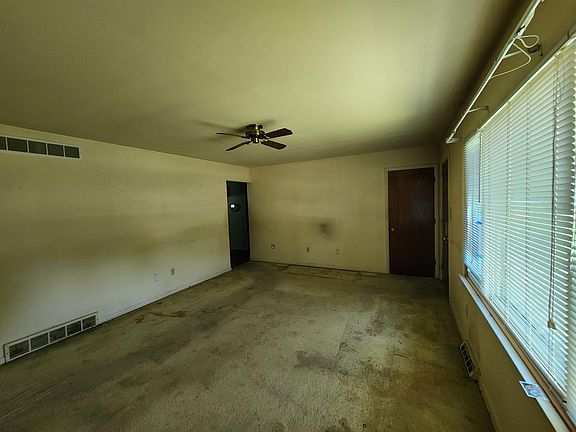 5th image of 633 N Glenwood St