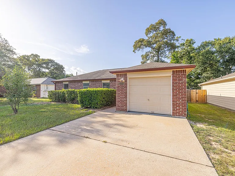 16381 Many Trees Ln — Photo 3