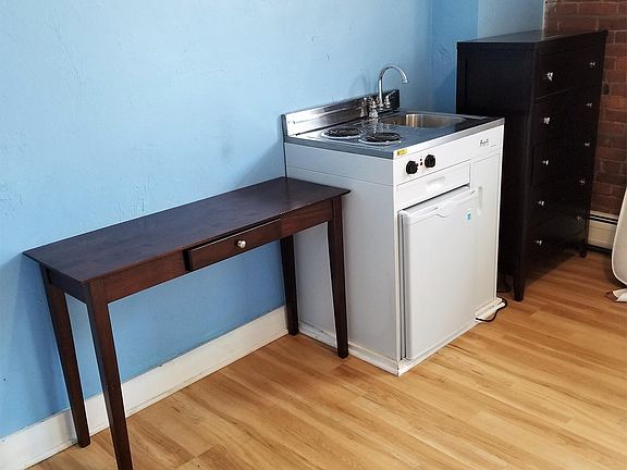 2nd image of 260 Washington St APT 1