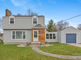 1111 Northlawn St NE, Grand Rapids, MI 49505